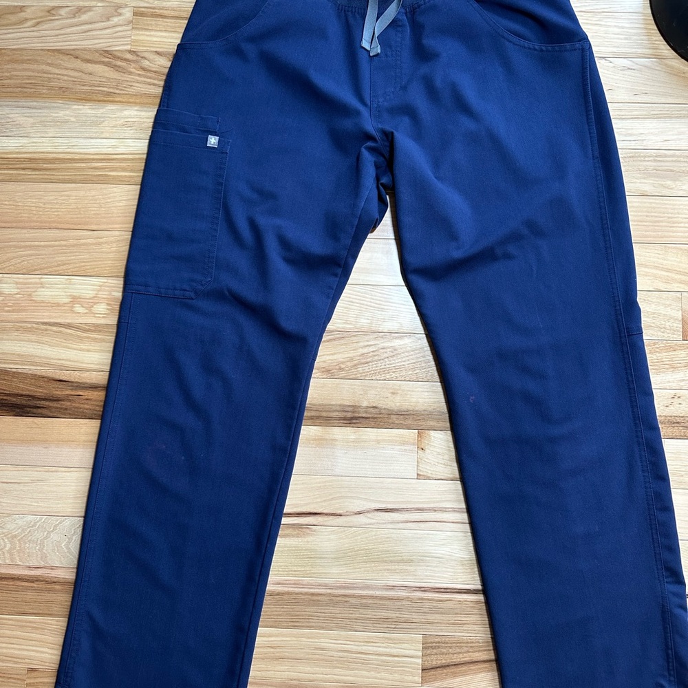 Figs Women’s Medium Kade cargo scrub pants